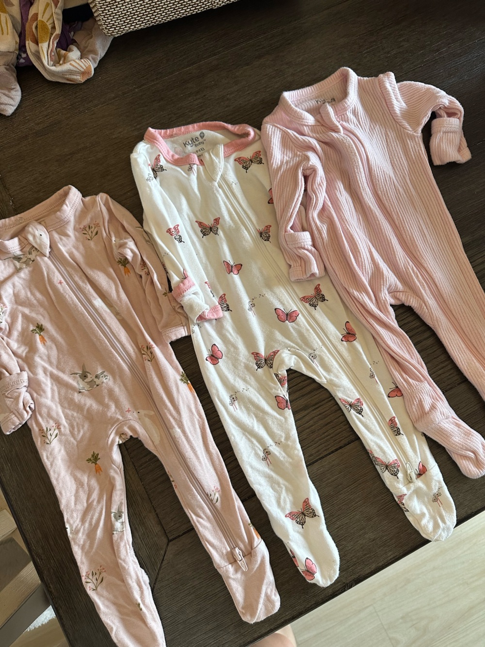 Kyte BABY Pink & Cream Butterfly Footed Sleepers Set